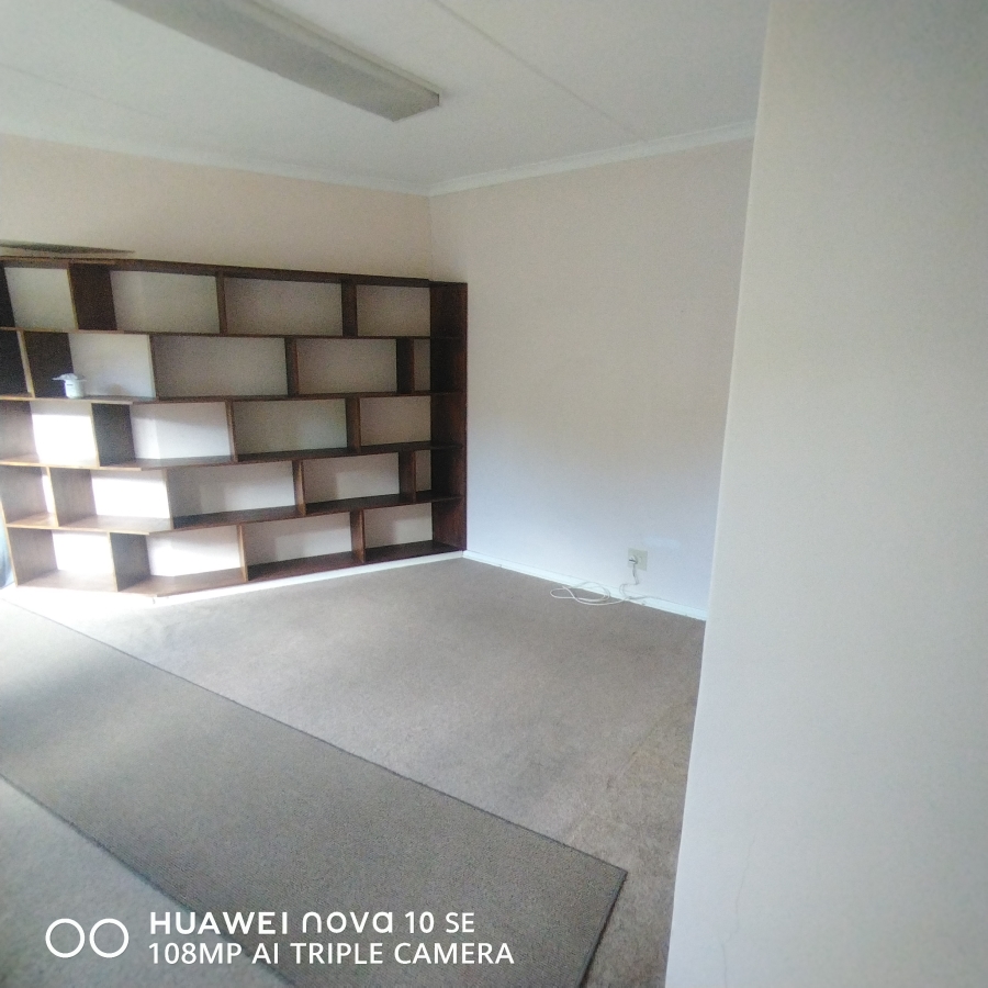 To Let 4 Bedroom Property for Rent in Bergsig Free State